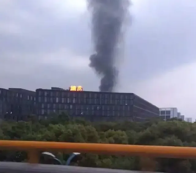 _墨不逆偷電導(dǎo)致網(wǎng)易機房斷電？官方回應(yīng)：正在搶修_墨不逆偷電導(dǎo)致網(wǎng)易機房斷電？官方回應(yīng)：正在搶修